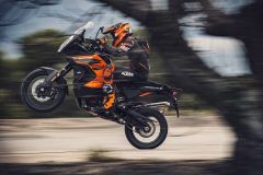 KTM-1290-SUPER-ADVENTURE-S_Action-1