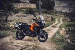 KTM-1290-SUPER-ADVENTURE-S_Static-2