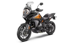 KTM-1290-SUPER-ADVENTURE-S_Studio_front-left