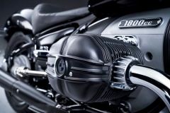 P90386366_lowRes_the-bmw-r-18-04-2020